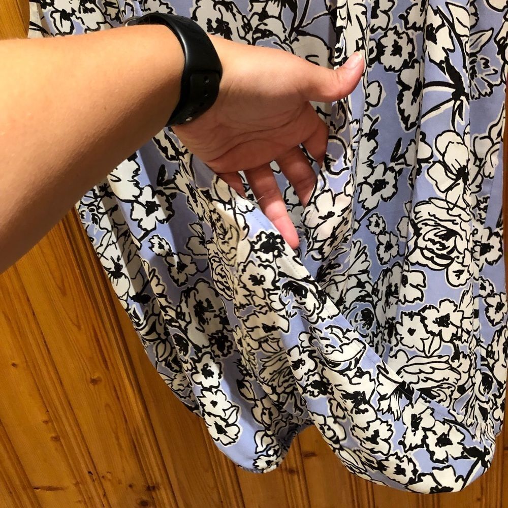 Loft Criss Cross Front Top Size Medium - Picture 11 of 15